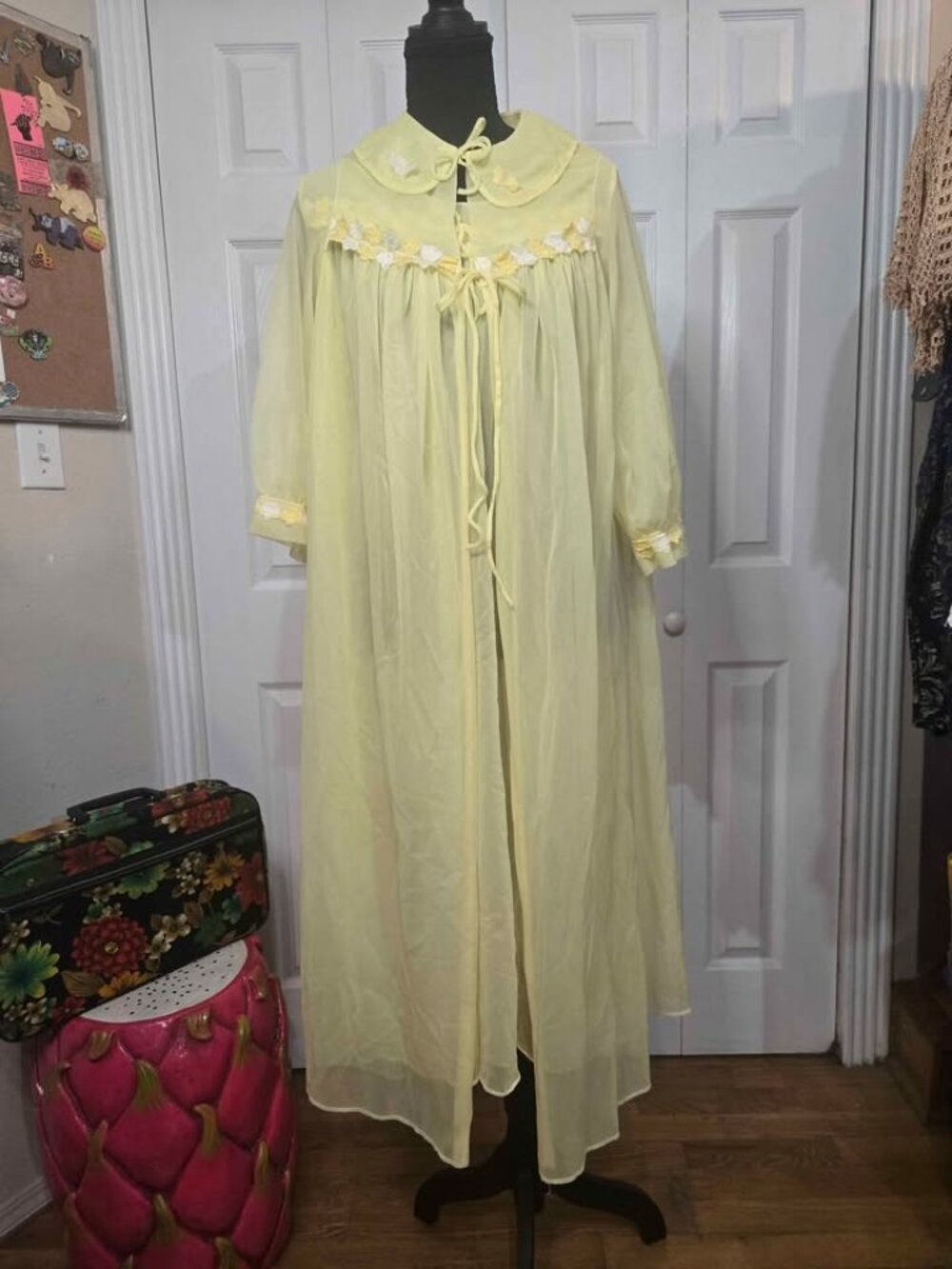 Medium Vintage Lemon Butter Yellow Chiffon Nylon Peignoir Nightgown Robe Set